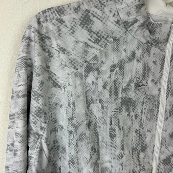 Lululemon Bombs Away Jacket in reversible white/city breeze white multi size: 8 - Picture 5 of 13